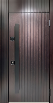 Металлическая современная дверь с длинной ручкой, верхней вставкой и панелью МДФ с фрезеровкой